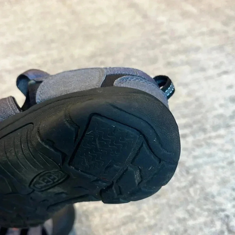 KEEN Kids' Black and Gray Sandals - Picture 10 of 10